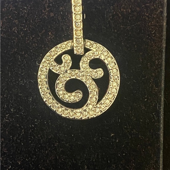 Swarovski earrings Clip on backs-Worn One Time - Picture 5 of 5